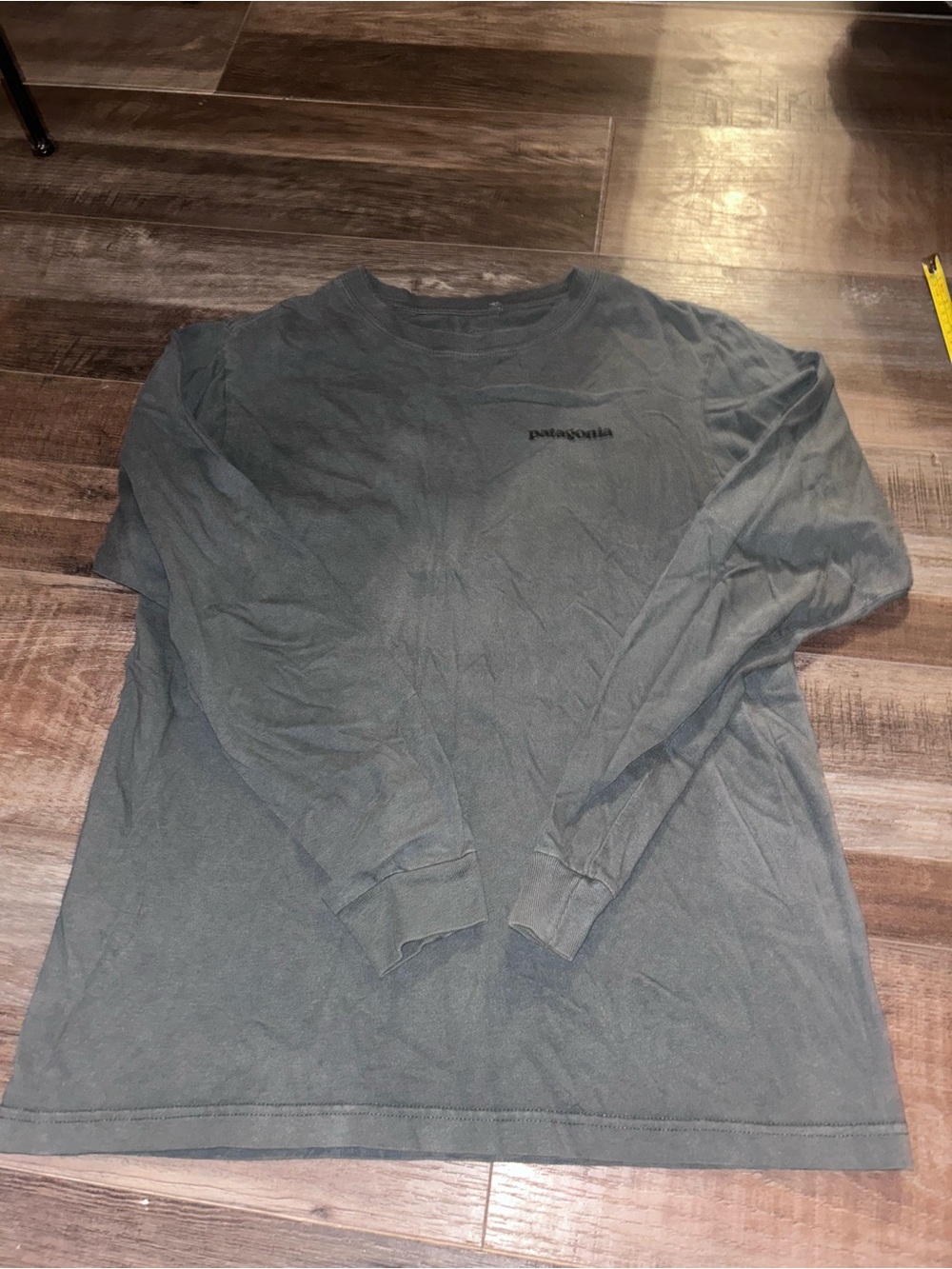 Patagonia Men's P-6 Logo Responsibili-Tee Long Sleeve Shirt Gray S - Picture 3 of 5